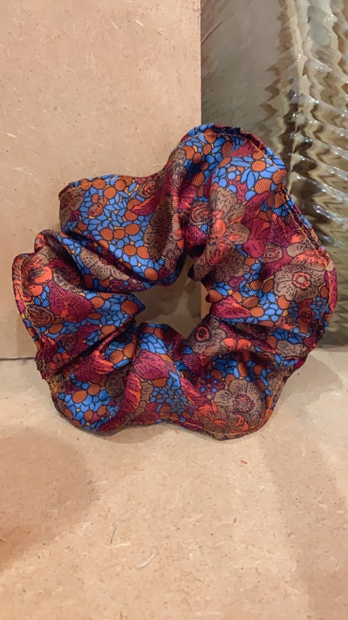 Set med 5 handgjorda Vegan Silk Scrunchies